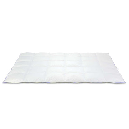 Luxurious Daunendecke Nordic duvet by QUQON in a spacious layout, showcasing superior German craftsmanship for ultimate comfort.