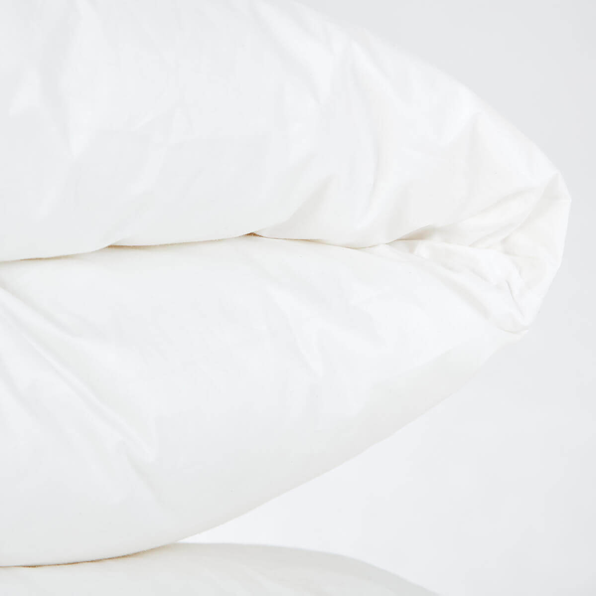 Luxurious Daunendecke De Luxe duvet with premium Austrian goose down filling for superior warmth and comfort.