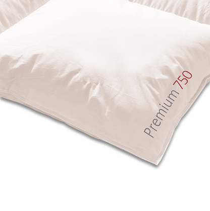Luxurious KAUFFMANN Premium 750 Daunendecke with fine masurische down, elegant Mako-Batist edge, and soft finish.