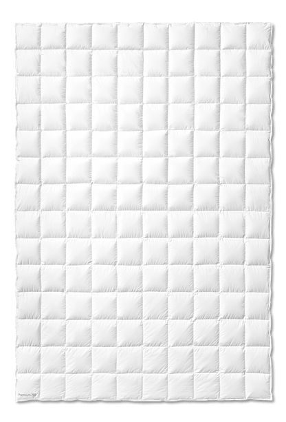 Luxurious white KAUFFMANN Premium 750 duvet made with 750 CUIN Masurian down, featuring elegant Mako-Batist with decorative edge.