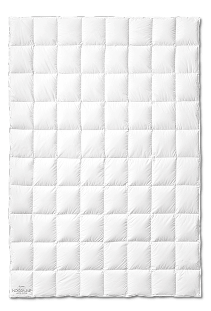 Luxuriöse Norddaune Daunendecke von Kauffmann mit 100% Gänsedaunen gefüllt, elegant und handgefertigt.